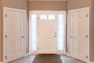 102 Coventry Ln, Trumbull, CT 06611 - Photo 5