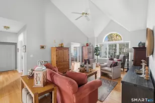 170 Thistle Pond Dr, Bloomfield, CT 06002 - Photo 9