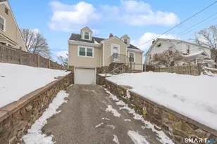 328 Curtis St, Meriden, CT 06450 - Photo 3