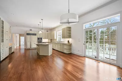 24 Clearview Lane, New Canaan, CT 06840 - Photo 13