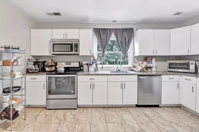 574 Thorme Street, Bridgeport, CT 06606 - Photo 7