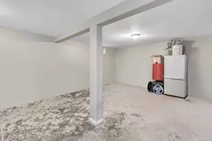 574 Thorme St, Bridgeport, CT 06606 - Photo 19