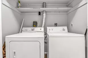 81 Cherry Hill Dr, Bridgeport, CT 06606 - Photo 15