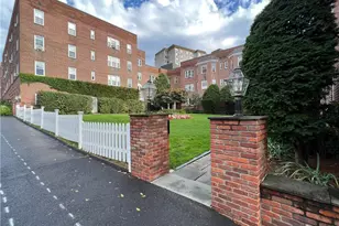 70 Strawberry Hill Ave, Stamford, CT 06902 - Photo 3