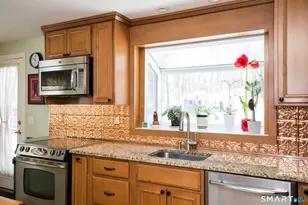 3 Loving Ln, Wallingford, CT 06492 - Photo 5