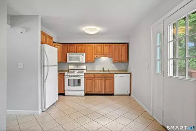 240 Sunnyridge Avenue #APT 63, Fairfield, CT 06824 - Photo 7