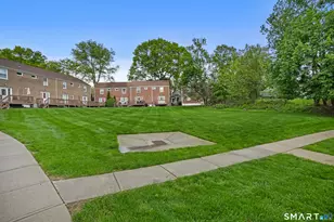 240 Sunnyridge Ave, Fairfield, CT 06824 - Photo 31