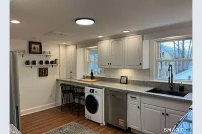 34 Buckingham Avenue, Norwich, CT 06360 - Photo 7