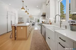 196 Robin Ln, Fairfield, CT 06824 - Photo 9