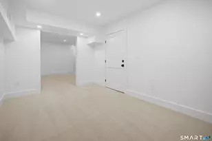 196 Robin Ln, Fairfield, CT 06824 - Photo 35