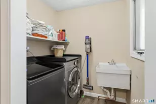 324 Old Farms Rd, Simsbury, CT 06070 - Photo 27