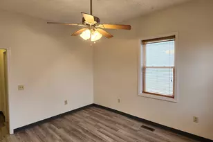 24 Meadow St, Wallingford, CT 06492 - Photo 9