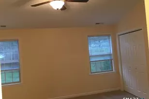 19 Hawthorne Dr, New London, CT 06320 - Photo 9