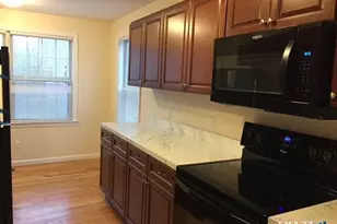 19 Hawthorne Dr, New London, CT 06320 - Photo 3