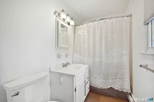 2 Finch Ct, Norwalk, CT 06854 - Photo 9