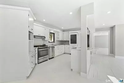 95 Louises Lane, New Canaan, CT 06840 - Photo 7