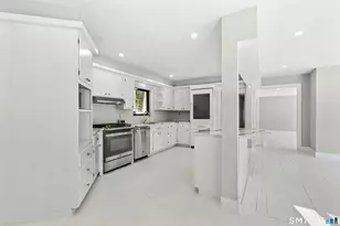 95 Louises Ln, New Canaan, CT 06840 - Photo 7