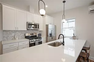 75 Henry St, Stamford, CT 06902 - Photo 7