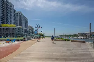 75 Henry St, Stamford, CT 06902 - Photo 35