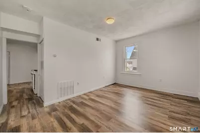 22 Chappell Street, New London, CT 06320 - Photo 11