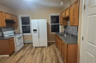 38 Burton St, Hartford, CT 06112 - Photo 11