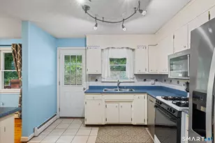 192 Leffingwell Rd, Montville, CT 06382 - Photo 9