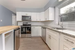 216 Madison St, Waterbury, CT 06706 - Photo 9