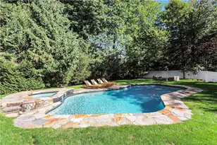 10 Echo Ln, Fairfield, CT 06825 - Photo 3