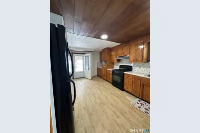 48 Hunters Avenue #1st floor, Norwich, CT 06380 - Photo 9