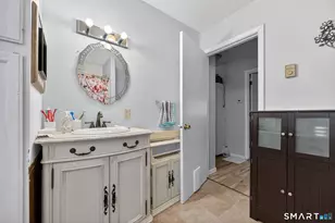 18 Cadbury Pl, Naugatuck, CT 06770 - Photo 13