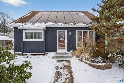 18 Cadbury Place, Naugatuck, CT 06770 - Photo 1