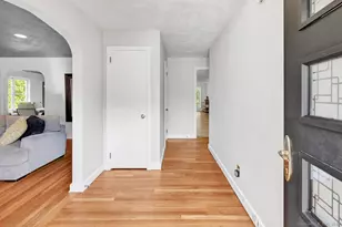 26 Pearsall Pl, Bridgeport, CT 06605 - Photo 3