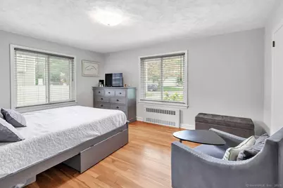 26 Pearsall Place, Bridgeport, CT 06605 - Photo 17