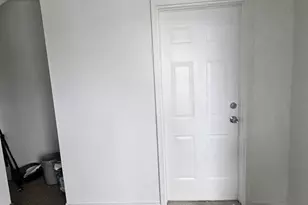 32 Wilson St, Waterbury, CT 06708 - Photo 5