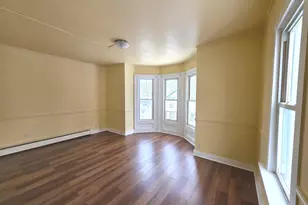 32 Wilson St, Waterbury, CT 06708 - Photo 3