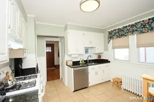 26 Essex St, Fairfield, CT 06825 - Photo 15