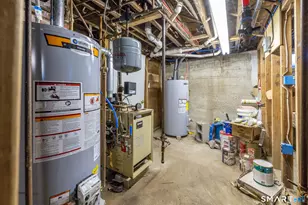 133 Providence St, Norwich, CT 06380 - Photo 17