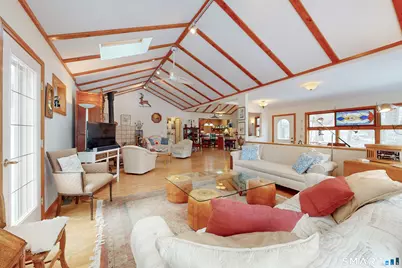 29 Carol Street, Danbury, CT 06810 - Photo 11