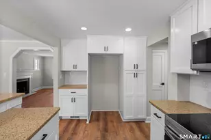 608 Kennedy Rd, Windsor, CT 06095 - Photo 15
