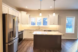 22 Lombard Cir, North Haven, CT 06473 - Photo 5