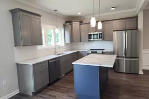 20 Lombard Cir, North Haven, CT 06473 - Photo 3