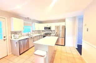 4 Hill Ct, Norwalk, CT 06850 - Photo 3