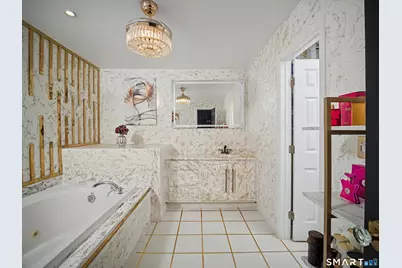 207 Ridgefield Avenue, Waterbury, CT 06705 - Photo 25