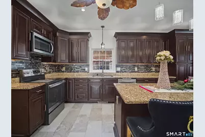 207 Ridgefield Avenue, Waterbury, CT 06705 - Photo 11