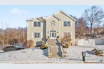 207 Ridgefield Avenue, Waterbury, CT 06705 - Photo 1