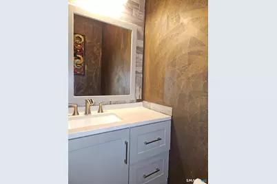 207 Ridgefield Avenue, Waterbury, CT 06705 - Photo 15