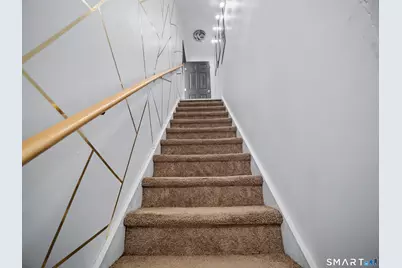 207 Ridgefield Avenue, Waterbury, CT 06705 - Photo 17