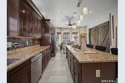 207 Ridgefield Avenue, Waterbury, CT 06705 - Photo 9