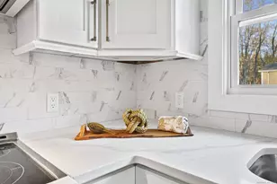 132 Toll House Ln, Fairfield, CT 06825 - Photo 15