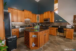 545 North Church St, Naugatuck, CT 06770 - Photo 9